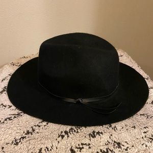 Black Wide Rim Hat